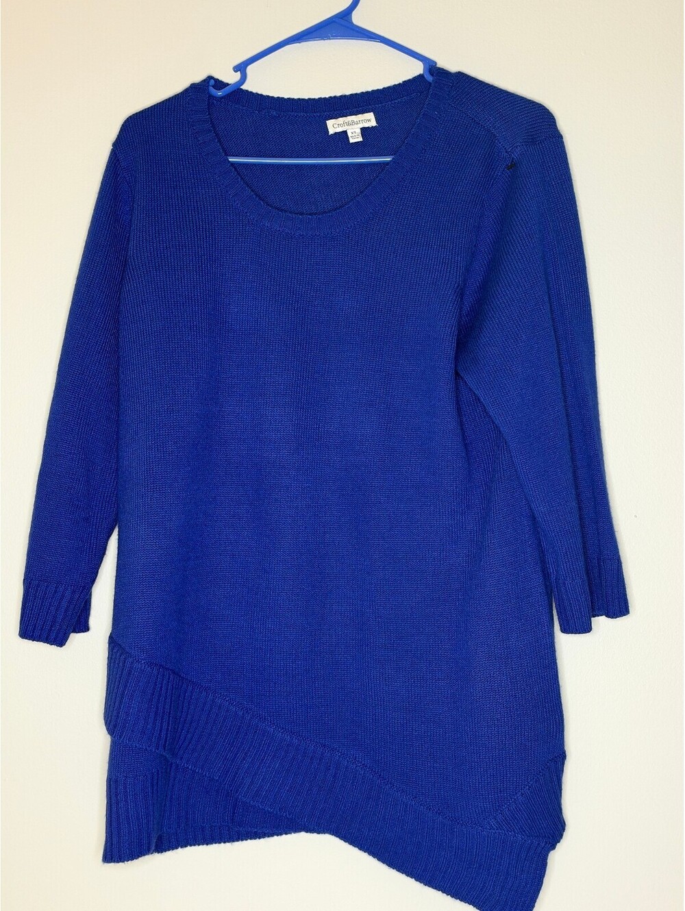 Croft and Barrow Blue Asymmetrical Hem Sweater